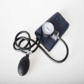 Tensiometru medical pentru masurarea tensiunii arteriale, borseta si accesorii incluse
